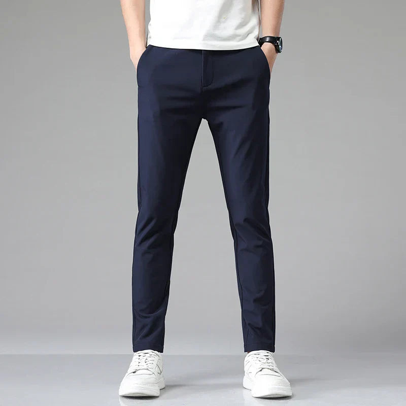 Calça Social Masculina Santinni ST067 - Modelagem slim fit, tecido premium e acabamento refinado.