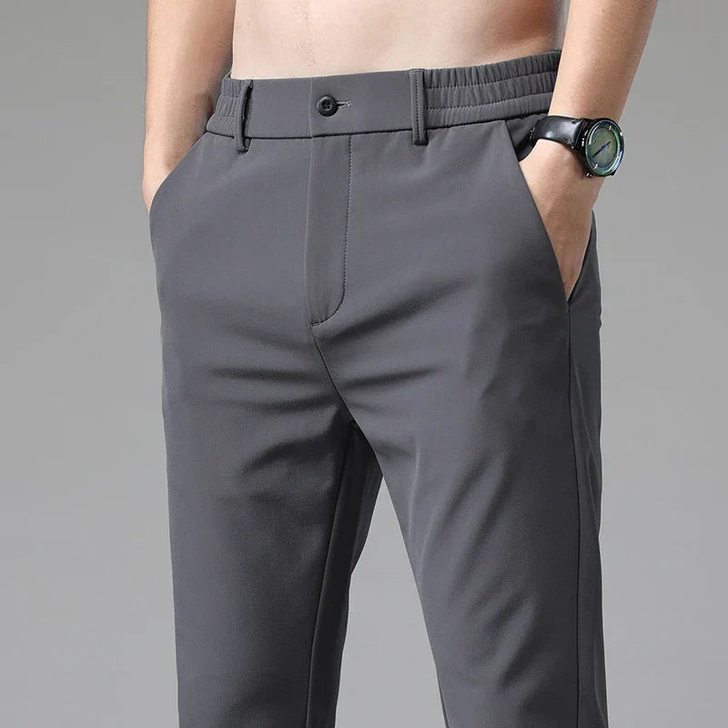 Calça Social Masculina Santinni ST067 - Modelagem slim fit, tecido premium e acabamento refinado.