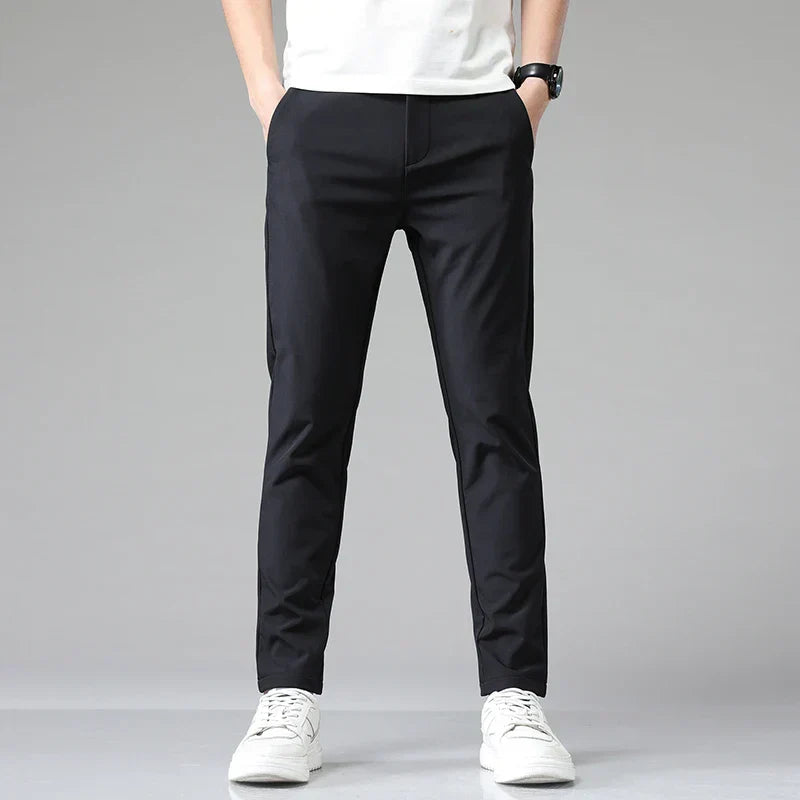 Calça Social Masculina Santinni ST067 - Modelagem slim fit, tecido premium e acabamento refinado.