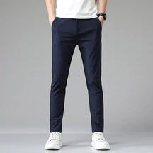 Calça Social Masculina Santinni ST067 - Modelagem slim fit, tecido premium e acabamento refinado.







