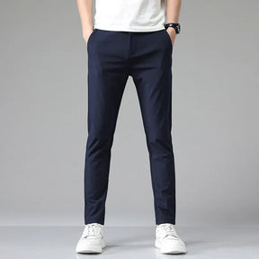 Calça Social Masculina Santinni ST067 - Modelagem slim fit, tecido premium e acabamento refinado.







