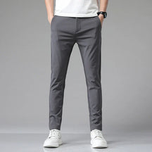 Calça Social Masculina Santinni ST067 - Modelagem slim fit, tecido premium e acabamento refinado.







