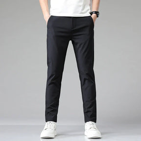 Calça Social Masculina Santinni ST067 - Modelagem slim fit, tecido premium e acabamento refinado.







