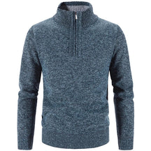 Suéter Masculino Gola Bordado Meio Zíper Santinni ST181 - Design moderno com gola alta, meio zíper e tecido premium.







