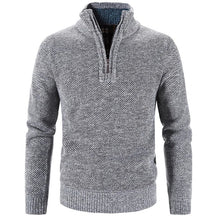 Suéter Masculino Gola Bordado Meio Zíper Santinni ST181 - Design moderno com gola alta, meio zíper e tecido premium.







