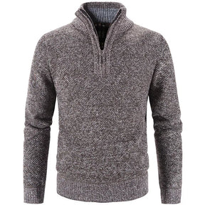 Suéter Masculino Gola Bordado Meio Zíper Santinni ST181 - Design moderno com gola alta, meio zíper e tecido premium.







